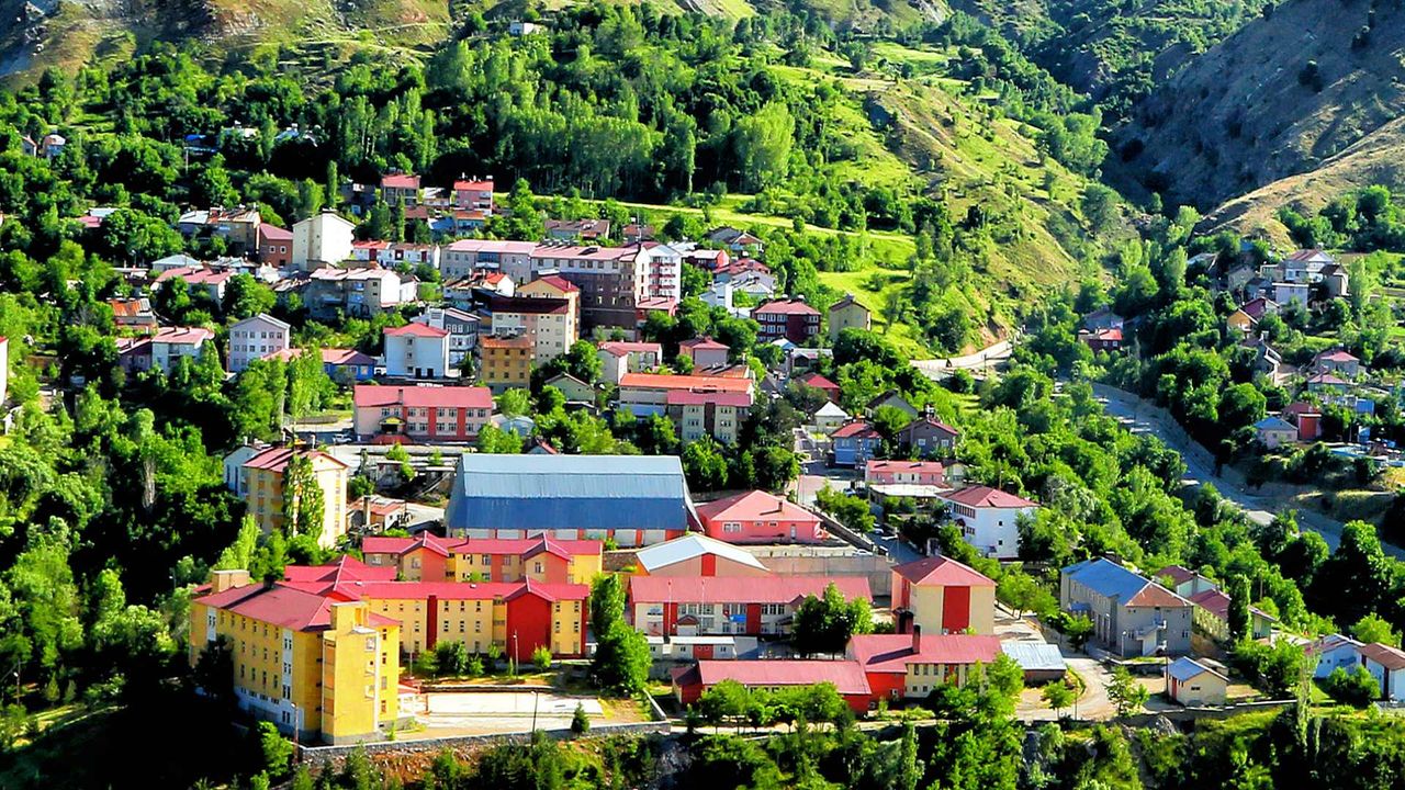 Bitlis Tur Rehberi – Van Gölü’nün Kıyısında Tarih