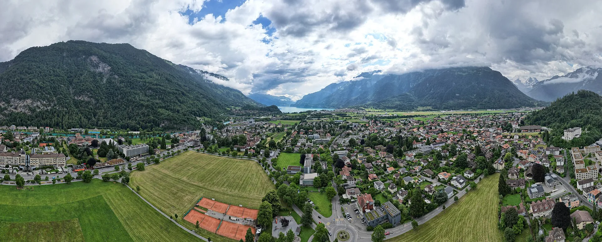 Interlaken Panorama 2 130622.jpg
